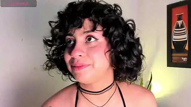 adriannyp 1 online show from April 22, 2026, 11:56 am