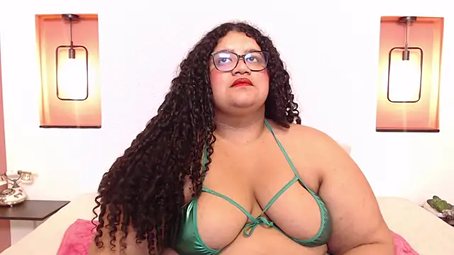 Miley Collins online show from March 18, 2025, 12:38 am