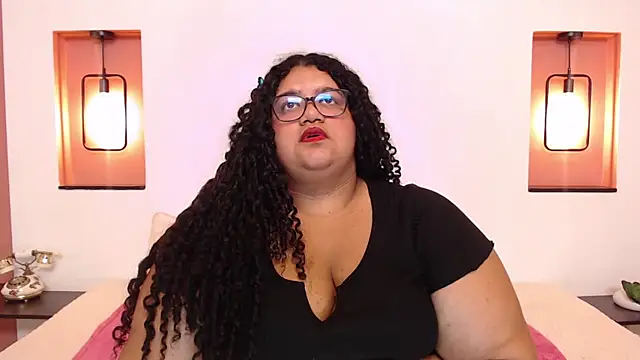 Miley Collins online show from March 21, 2025, 8:40 pm