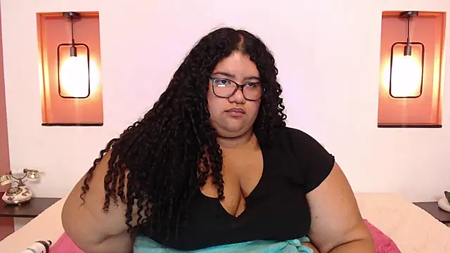 Miley Collins online show from March 21, 2025, 11:45 pm