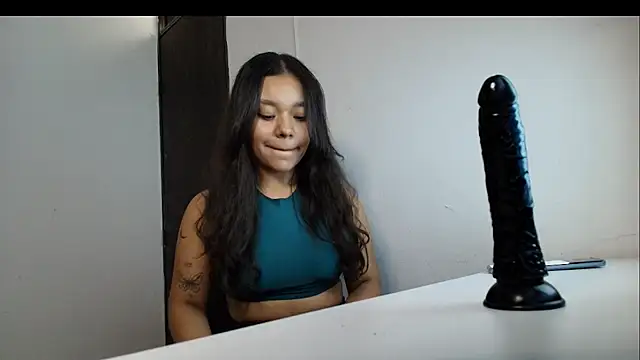 latinfeet-qos online show from March 7, 2025, 11:40 am