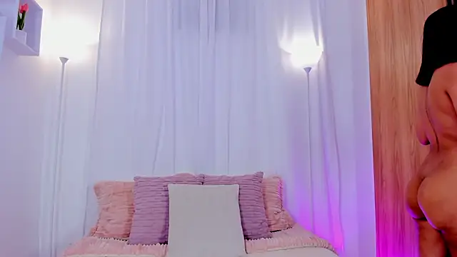 AishaPeyton online show from June 14, 2026, 6:37 am