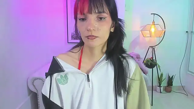 Dafne huges online show from March 2, 2025, 12:43 pm