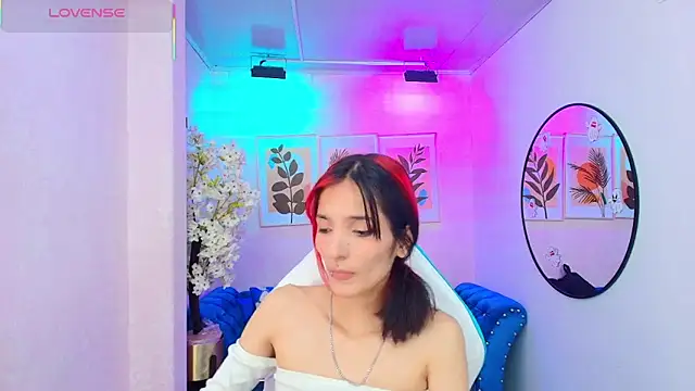 Dafne huges online show from November 3, 2025, 7:48 pm