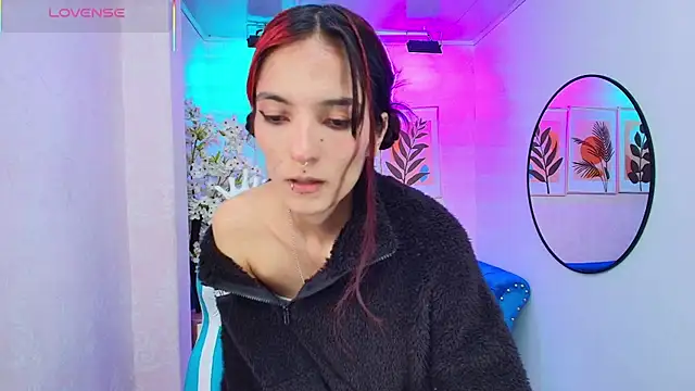 Dafne huges online show from November 11, 2025, 7:36 pm