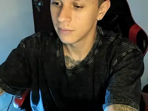 Snapshot of goodboy69l chatting on June 7, 2026, 12:04 am goodboy69l online show from June 7, 2026, 12:04 am