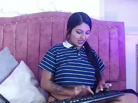 SarahStones online show from January 16, 2025, 5:42 am