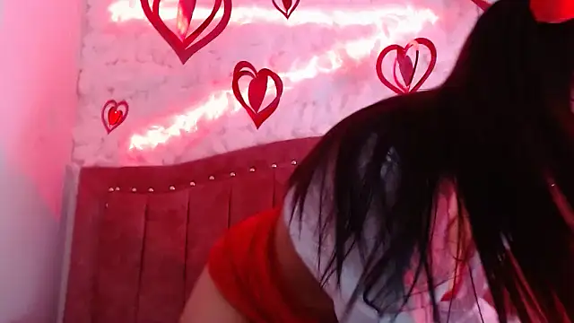 SarahStones online show from February 14, 2025, 6:12 am