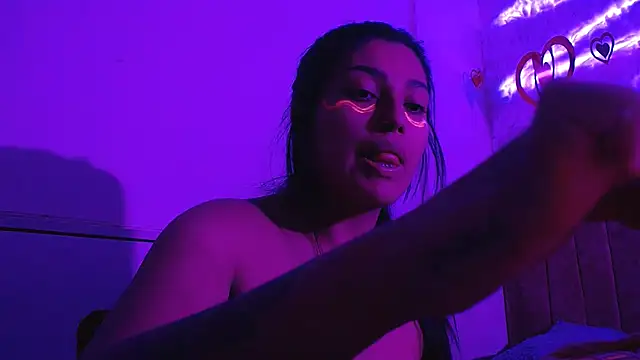 SarahStones online show from February 22, 2025, 7:45 am