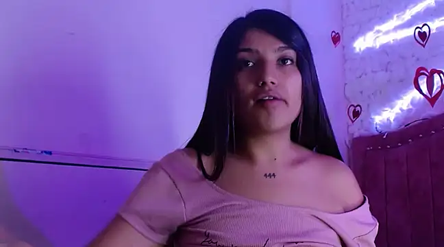 SarahStones online show from March 10, 2025, 1:23 am