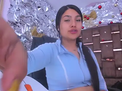 SarahStones online show from December 15, 2025, 8:29 am