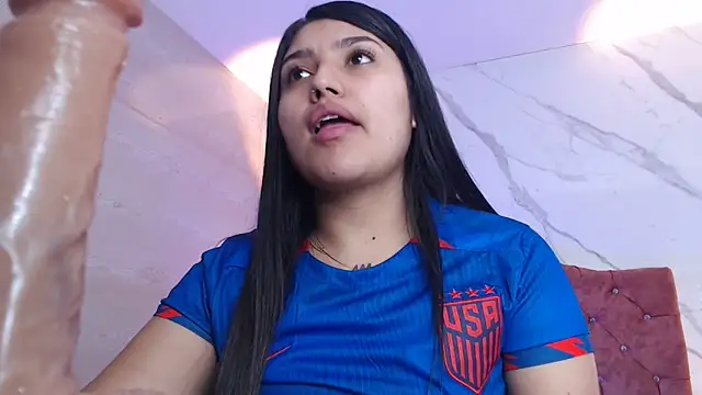 SarahStones online show from April 18, 2026, 7:56 am