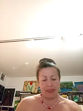 MariaAnaSunshine online show from September 25, 2025, 7:39 pm