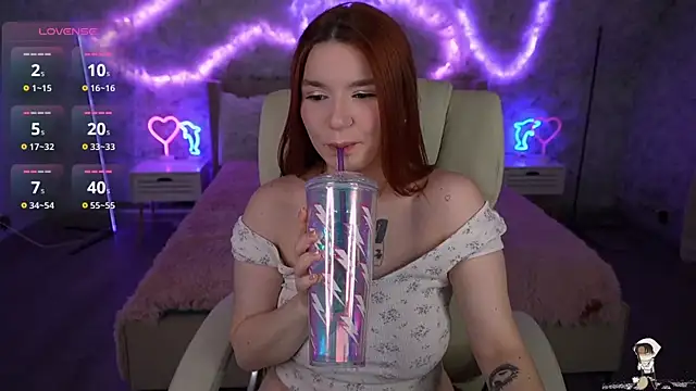 RedShinee online show from March 5, 2025, 8:21 pm