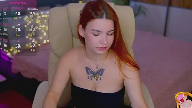 RedShinee online show from November 5, 2025, 7:41 am