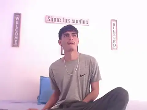 harrytomson 1 online show from December 28, 2024, 3:04 pm