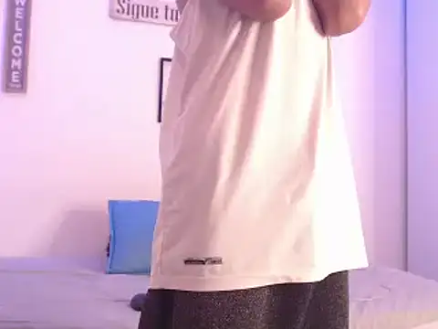 harrytomson 1 online show from December 31, 2024, 7:31 am