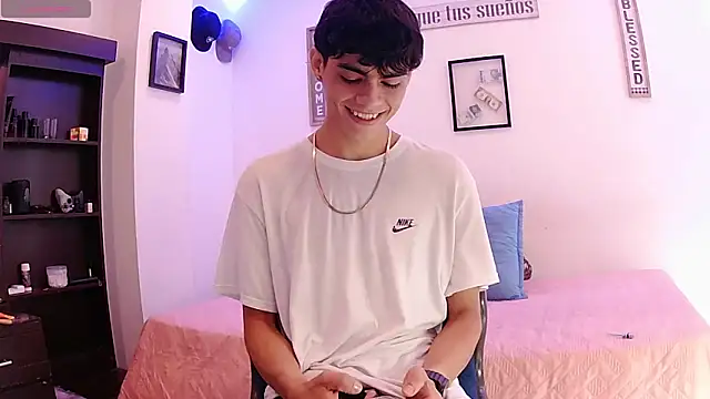 harrytomson 1 online show from September 9, 2025, 3:55 pm