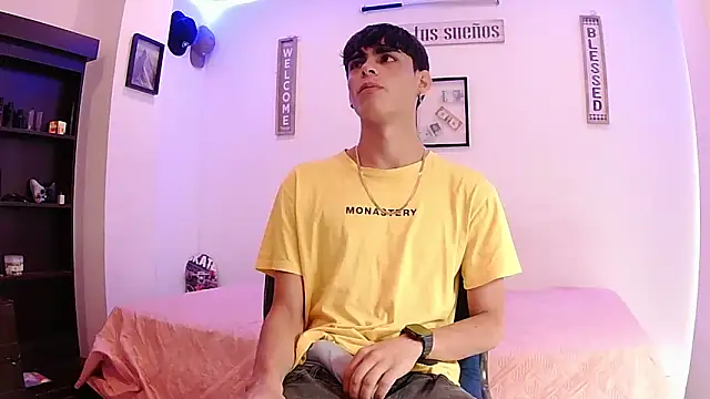 harrytomson 1 online show from September 18, 2025, 6:10 pm