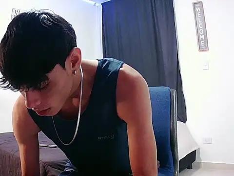 harrytomson 1 online show from November 2, 2025, 4:26 am