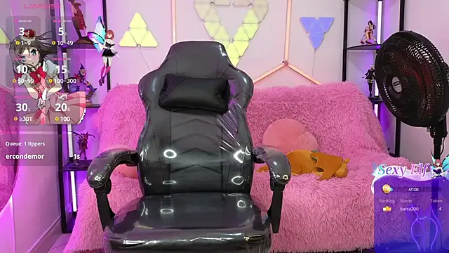 littlevixen18 online show from March 21, 2025, 5:45 pm