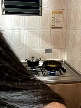 zoe roux21 online show from November 7, 2025, 12:21 am