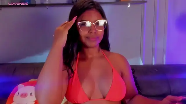 zoe roux21 online show from November 13, 2025, 4:55 am