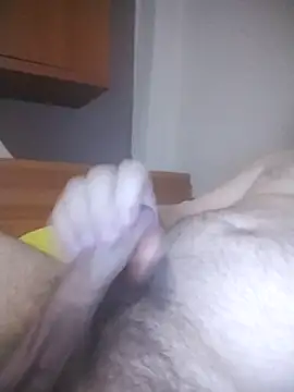 nudistu021 online show from April 18, 2026, 4:22 pm