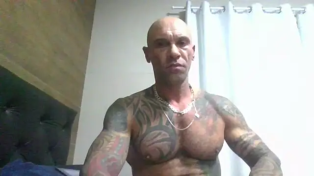 Snapshot of Arc8njoblack chatting on May 12, 2026, 3:36 am Arc8njoblack online show from May 12, 2026, 3:36 am