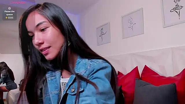 scarlet castro online show from December 19, 2025, 4:14 pm