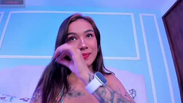 scarlet castro online show from February 13, 2026, 6:37 pm