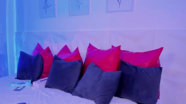 scarlet castro online show from April 25, 2026, 8:17 pm