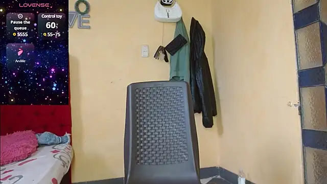 cristinamontiel online show from January 9, 2025, 2:18 pm