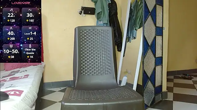 cristinamontiel online show from February 15, 2025, 2:33 pm