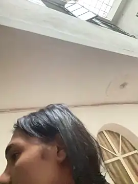 cristinamontiel online show from March 19, 2025, 1:40 pm