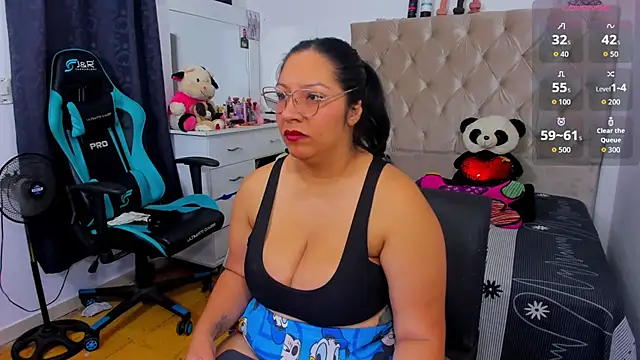 lulu ferrer online show from November 26, 2025, 1:23 pm