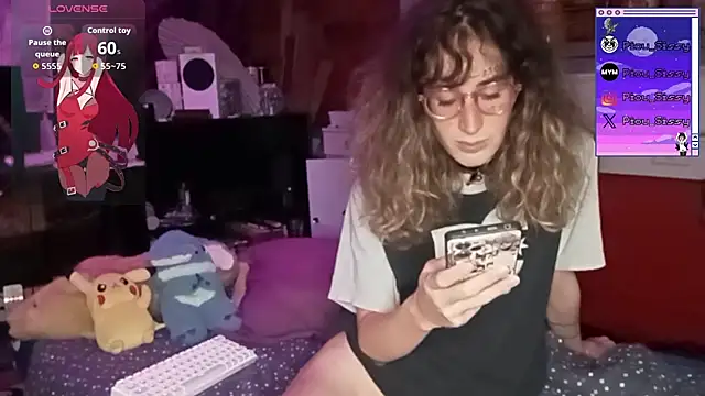 piou-sissy online show from October 22, 2025, 8:08 pm