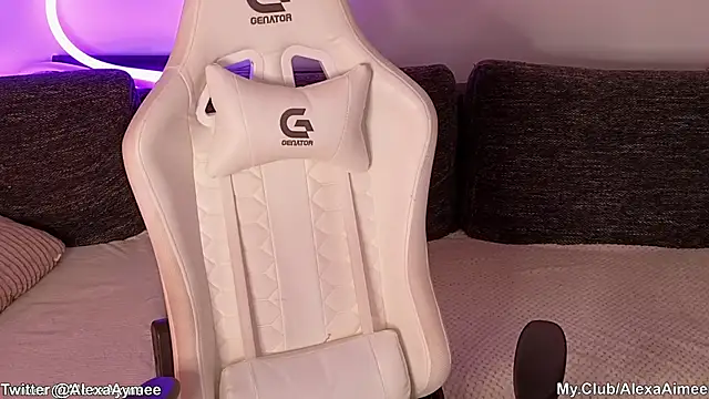 AlexaAimee online show from March 6, 2026, 11:39 am