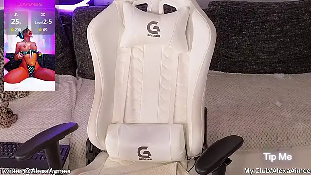 AlexaAimee online show from March 26, 2026, 1:17 pm