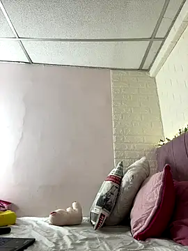 annaharper- online show from September 19, 2025, 4:51 pm