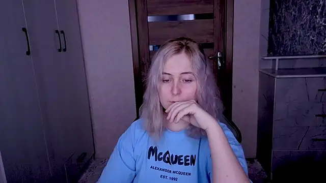 Kristy-Max online show from March 21, 2026, 8:56 pm