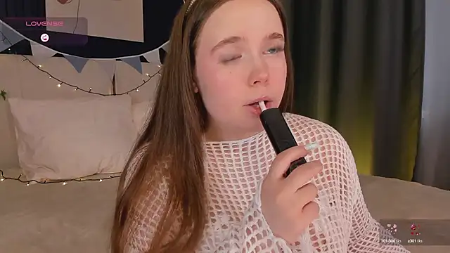 SunnyRisha online show from March 14, 2025, 8:42 am