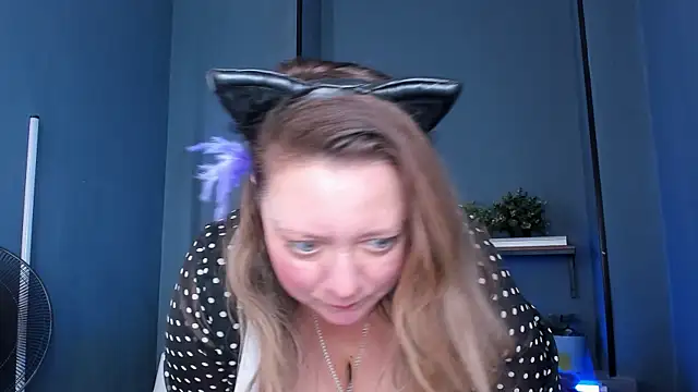 JesiaFoxi online show from February 13, 2025, 3:24 pm