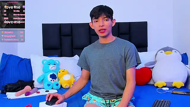 Tonny twink  online show from March 12, 2025, 2:34 pm