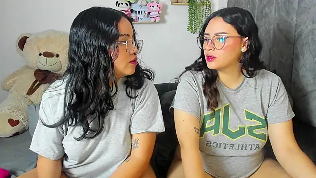 maddie-and-chelsea- online show from October 26, 2025, 10:21 am