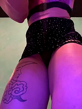 xMirana  online show from October 15, 2025, 8:36 am