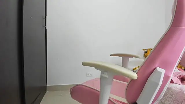 saori 9b online show from March 21, 2025, 7:46 pm