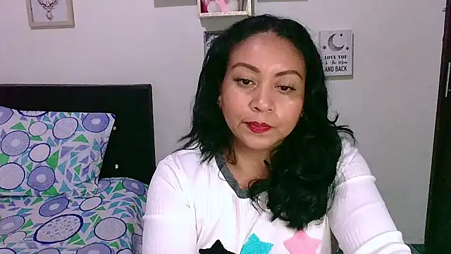 zaray bella online show from December 1, 2025, 10:37 pm