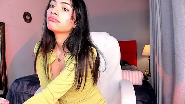 Giovanna oliveira online show from April 21, 2026, 5:03 am