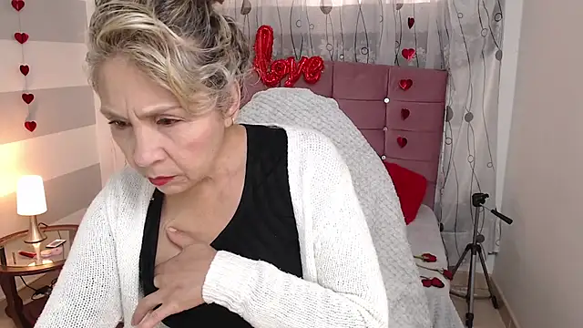 Afrodita sg online show from February 16, 2025, 1:49 pm